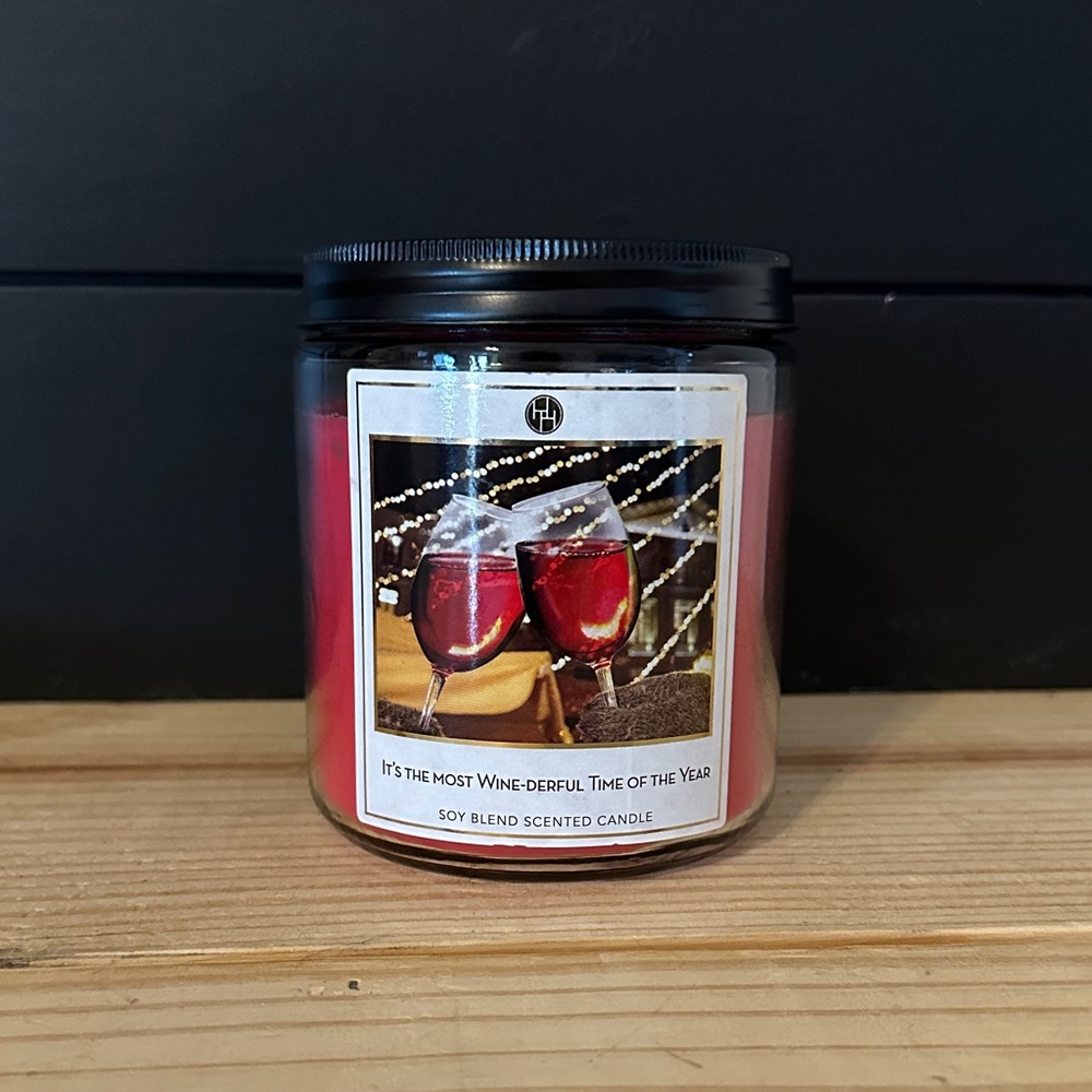 Huntington Home Christmas Red Scented Soy Blend Candle
